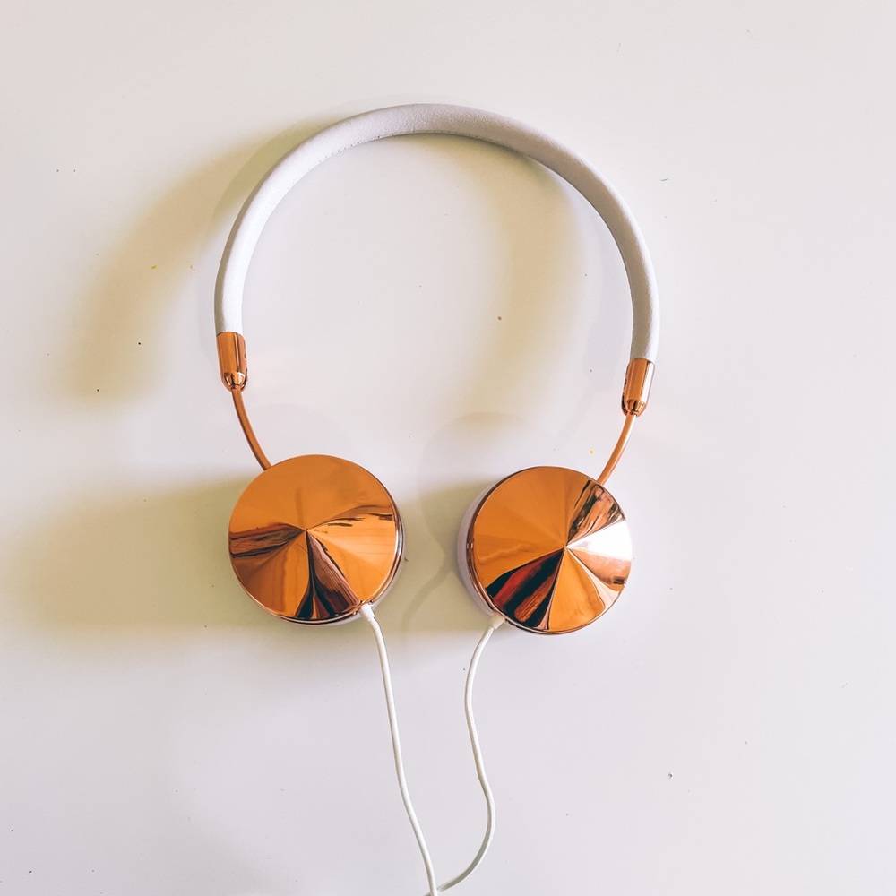 FRENDS Layla Rose Gold Wired Headphones